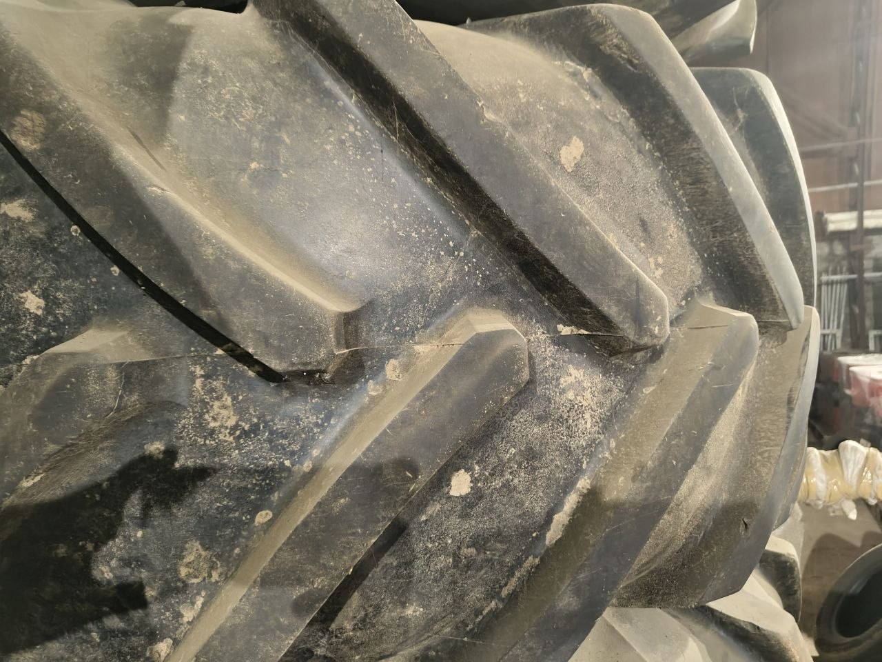 Шина MICHELIN 650/75R32